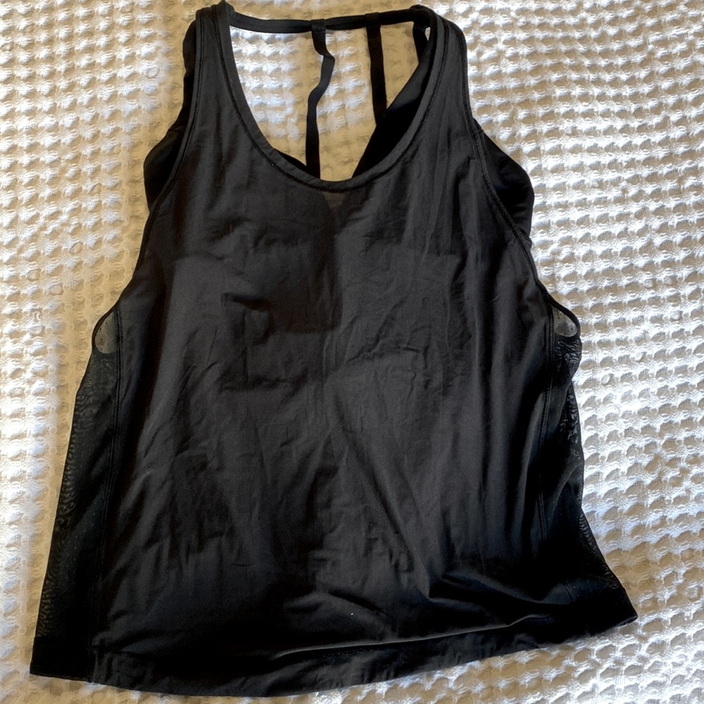 Lululemon tank with built in bra